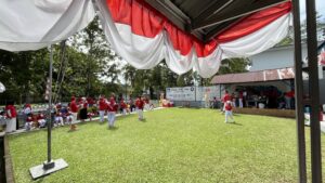 Peringatan HUT RI Ke-80 di TK Hang Tuah Penuh Kemeriahan Karena Siswa dan Orang Tua Ikut Pelaksanaan Lomba